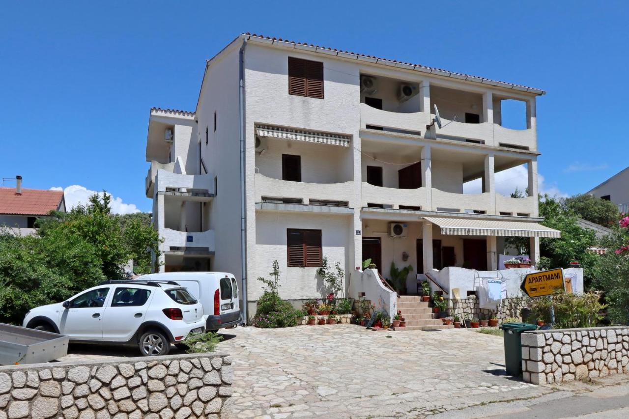 Apartments By The Sea Mandre, Pag - 3084 Колан Экстерьер фото