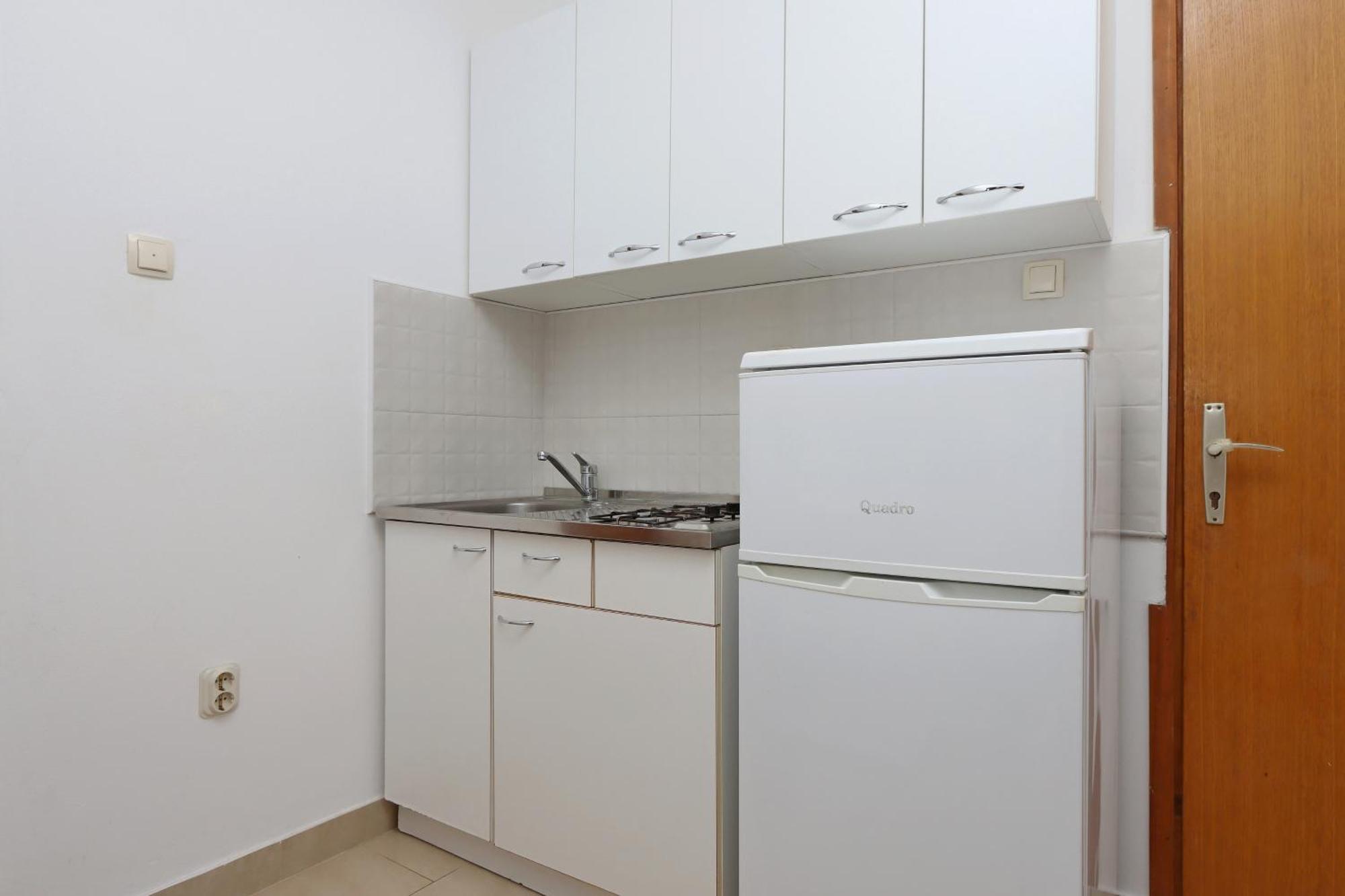 Apartments By The Sea Mandre, Pag - 3084 Колан Экстерьер фото